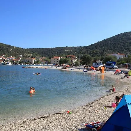 Family Friendly Seaside Vinisce, Trogir - 5946 *