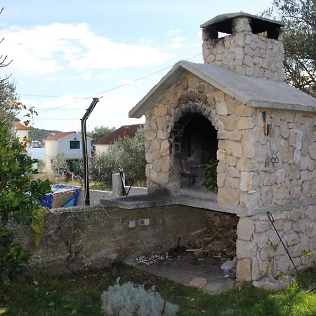 Family Friendly Seaside Vinisce, Trogir - 5946 Apartman *